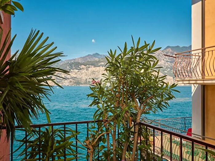 Appartamento bilocale in vendita in Via Porto Vecchio, Malcesine