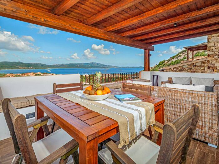 Appartamento trilocale in affitto in Porto Rotondo, Olbia