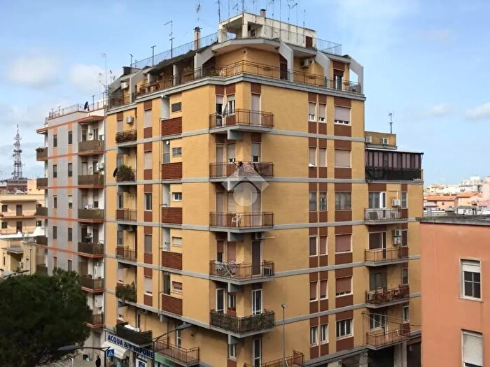 Appartamento trilocale in affitto in Via Umbria, Brindisi
