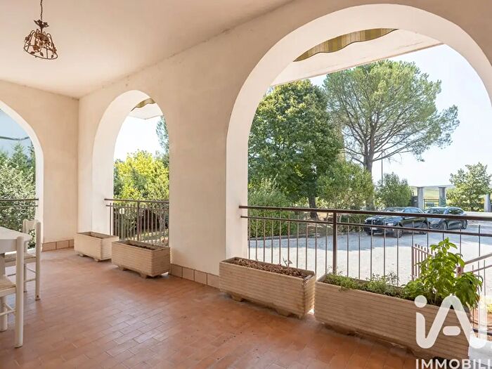 Appartamento con 6 locali in vendita in Via Camporota, Treia