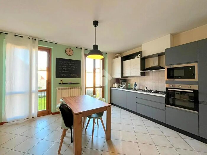 Appartamento trilocale in vendita in Via C Battisti, Chiuduno