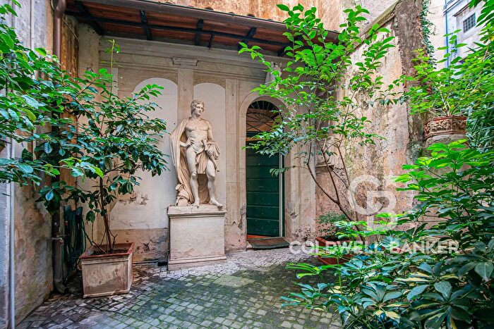 Appartamento bilocale in vendita in Via di Monte Giordano, Roma