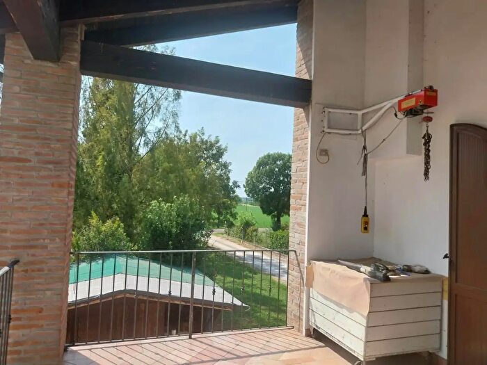 Casa con 8 locali in vendita in Concordia Sulla Secchia