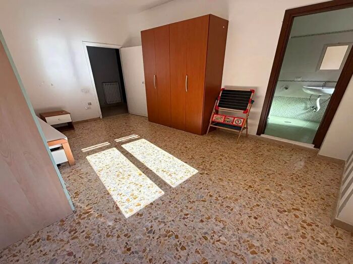 Appartamento con 5 locali in affitto in Via Galluppi, Cosenza