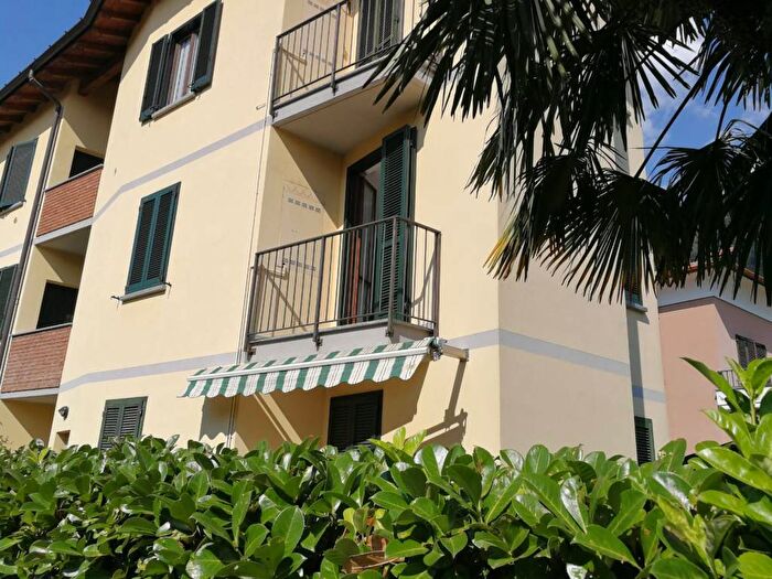 Appartamento bilocale in affitto in Laveno, LavenoMombello