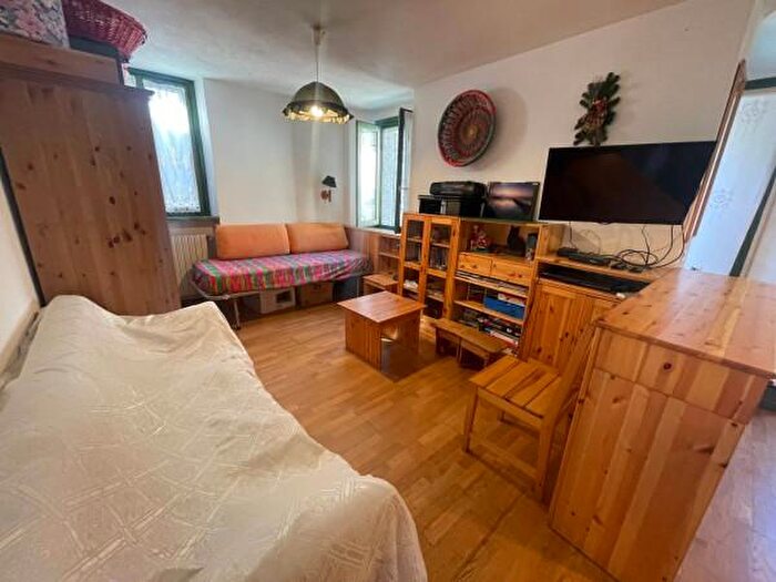 Appartamento trilocale in vendita in Via Emilio Visconti Venosta, Ardenno