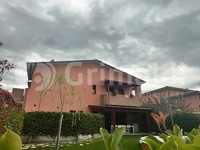 Appartamento trilocale in vendita in Via dei Loggi, Magione