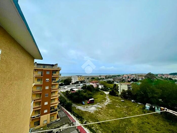 Appartamento trilocale in vendita in Contrada Marinella, Falerna