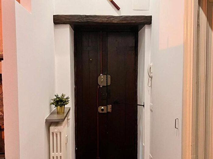 Appartamento trilocale in affitto in Via San Gerolamo Emiliani, Porta Romana Medaglie dOro, Milano