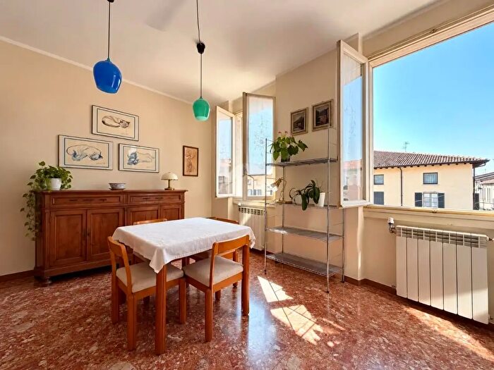 Appartamento trilocale in vendita in Via Baldassarre Asmondi, Orzinuovi