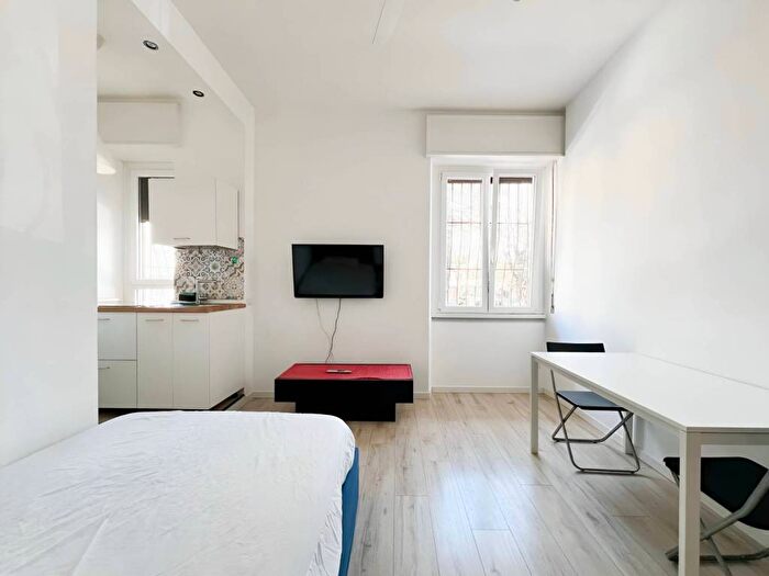Appartamento monolocale in affitto in Via Veglia, Istria, Milano