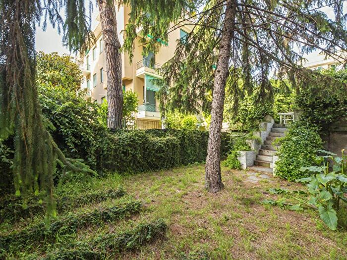 Appartamento trilocale in affitto in Via Siena, Albaro, Genova