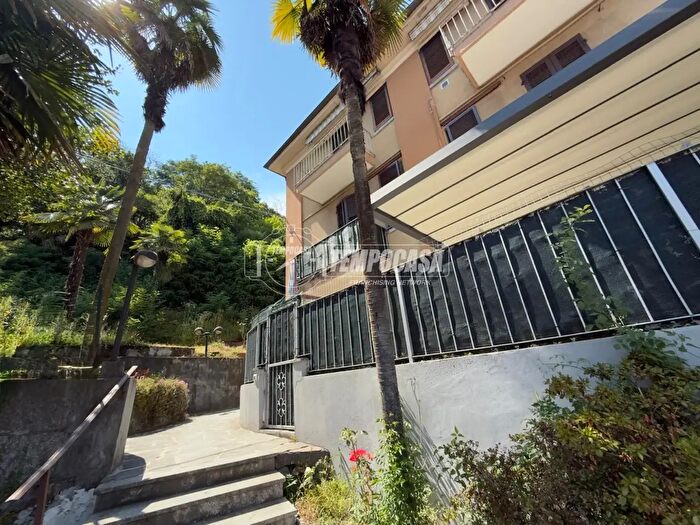 Appartamento trilocale in vendita in Viale Giuseppe Azari, Verbania
