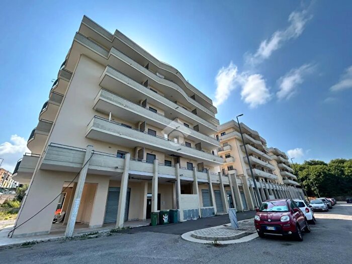 Appartamento bilocale in vendita in Via Piegolelle, Salerno