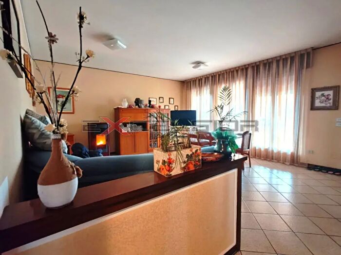 Casa quadrilocale in vendita in Via G Matteotti N Bis Cavarzere Ve, Cavarzere