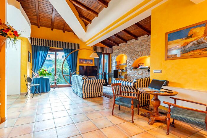 Casa con 5 locali in vendita in Via Aurelio Millos, Roma