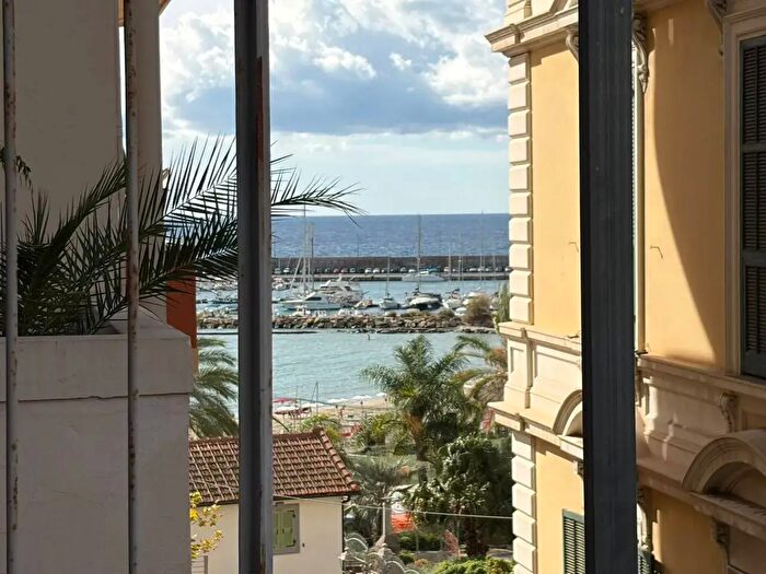 Appartamento con 5 locali in vendita in Via Antonio Fratti, Sanremo