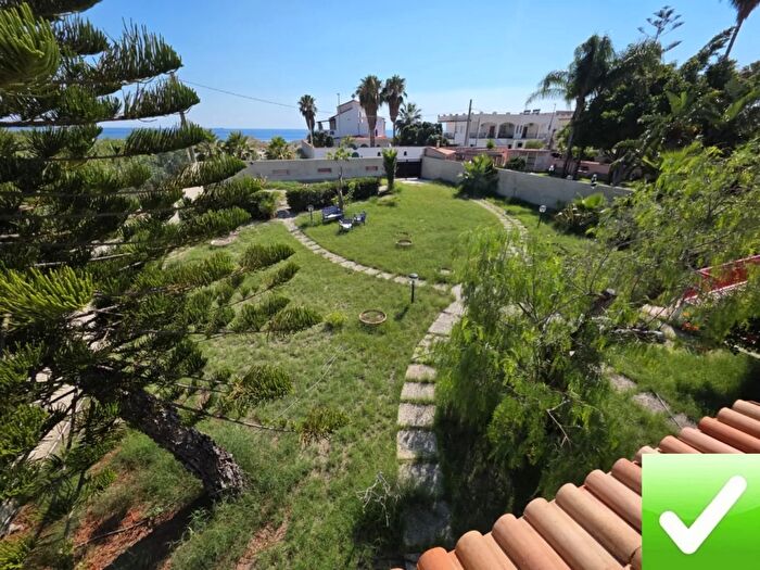 Casa con 6 locali in affitto in Reggio Calabria