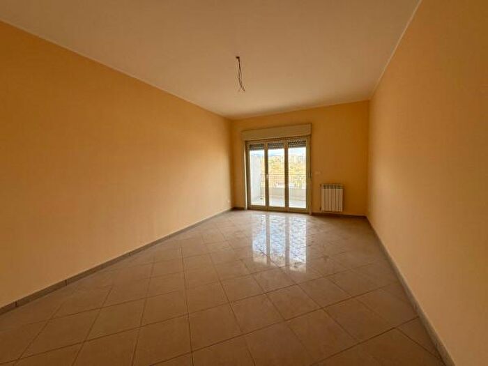 Appartamento trilocale in vendita in Via Adolfo Celi, Messina