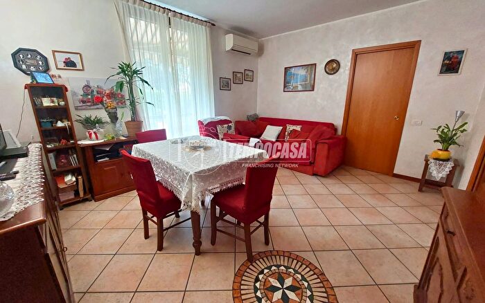 Appartamento trilocale in vendita in Via Dante Alighieri, Agrate Brianza