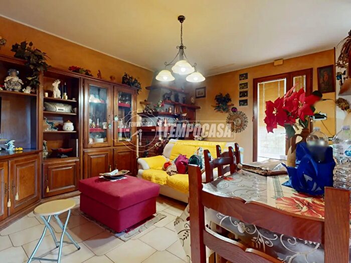 Casa trilocale in vendita in Via Luccarini, Castiglione Dei Pepoli