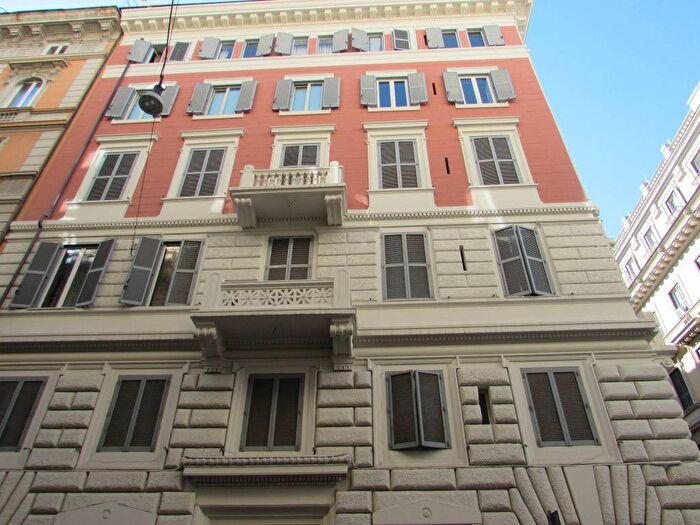 Appartamento trilocale in affitto in Via Massimo dAzeglio, Repubblica, Roma