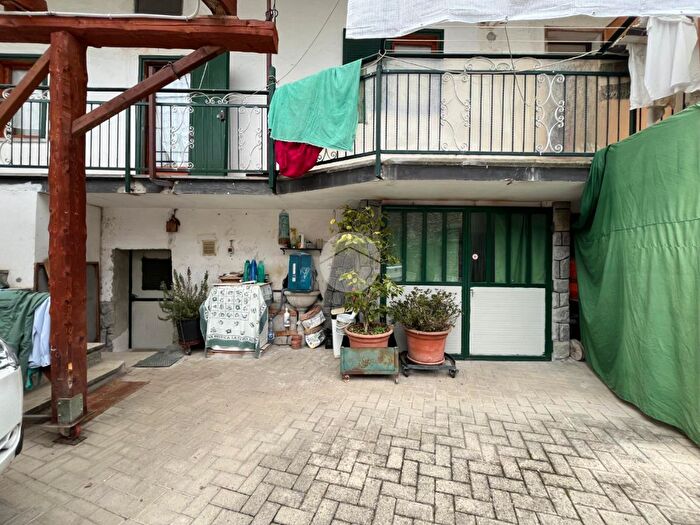 Casa con 5 locali in vendita in Via Montebracco, Barge