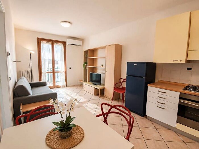 Appartamento bilocale in affitto in Viale Agamennone Vecchi, Marina di Ravenna, Ravenna