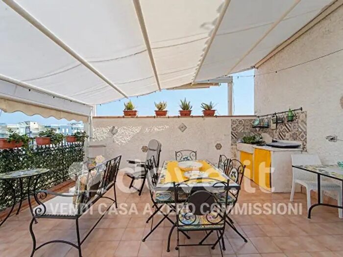 Appartamento trilocale in vendita in Viale Jannuzzo, Giardini Naxos