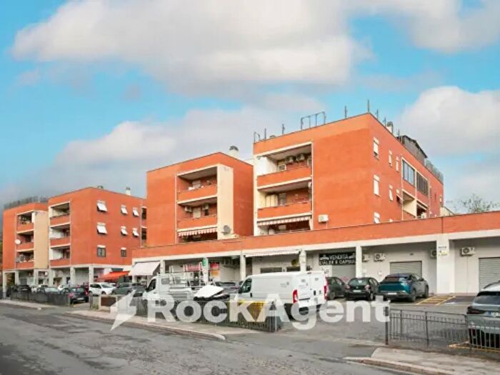 Appartamento trilocale in vendita in Via Rosata, Guidonia Montecelio