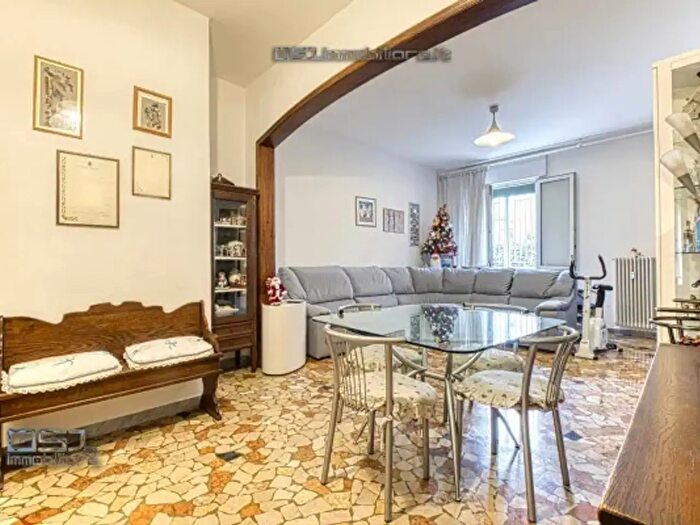 Appartamento trilocale in vendita in Via Emilia Levante, Bologna