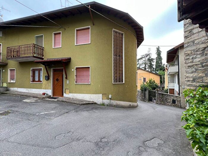 Appartamento quadrilocale in affitto in Via Guglielmo Marconi, Pradalunga