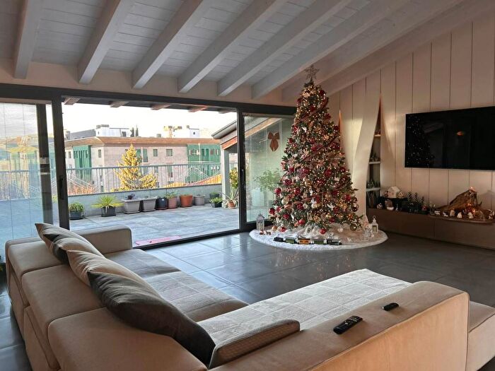 Appartamento trilocale in affitto in Borgo Palazzo, Bergamo