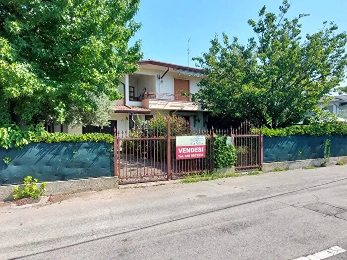 Casa con 6 locali in vendita in Via Alessandro da Tremignon, Piazzola Sul Brenta