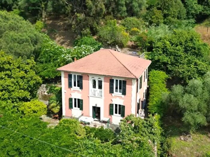 Casa con 6 locali in vendita in Via Santa Vittoria, Sestri Levante