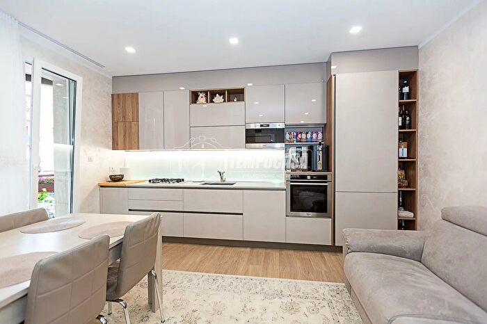 Appartamento trilocale in vendita in Via Torquato Tasso, Brescia