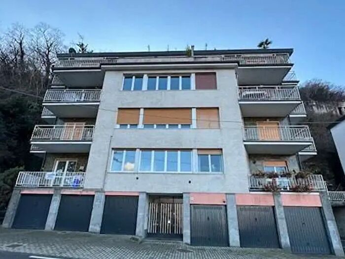 Appartamento trilocale in vendita in Via per San Fermo, Como