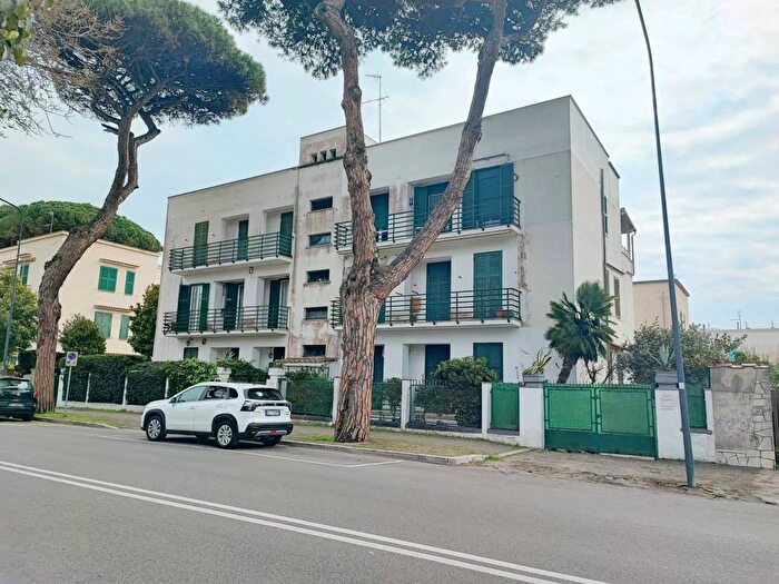Appartamento con 6 locali in vendita in Viale Mencacci Anzio, Anzio