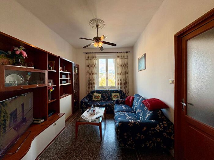 Appartamento con 7 locali in vendita in Via Capodistria, Genova