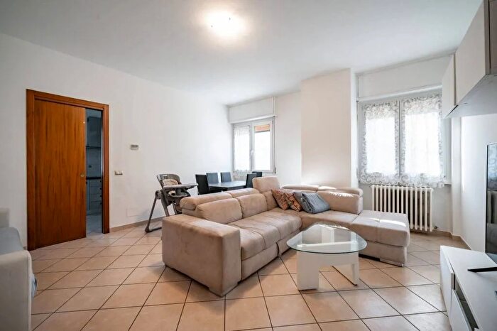 Appartamento trilocale in vendita in Via Pranzeria Sirone, Sirone