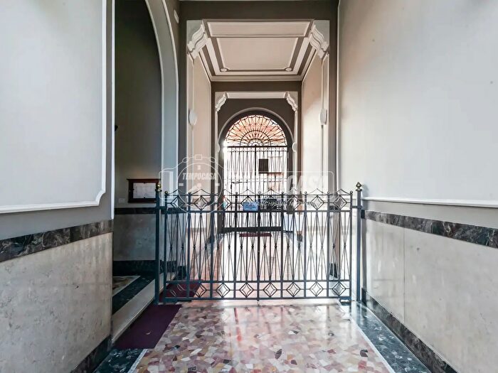 Appartamento trilocale in affitto in Via degli Imbriani, Milano