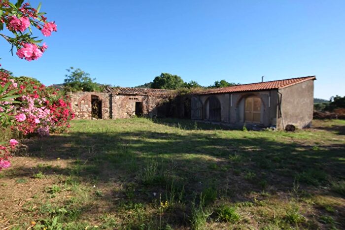 Casa con 10 locali in vendita in Campiglia Marittima Livorno, Campiglia Marittima