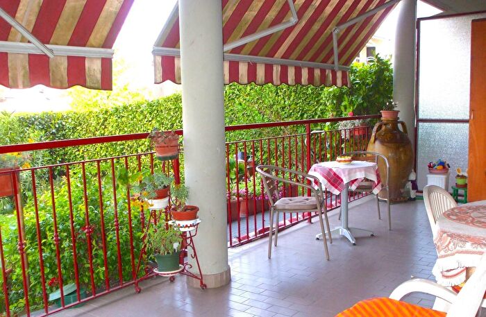 Appartamento quadrilocale in vendita in Strada di Settimo, Torino