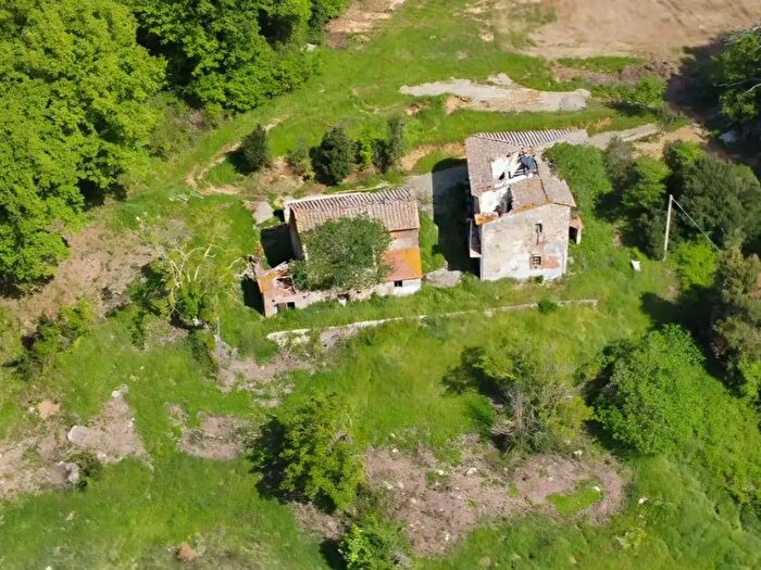 Casa con 14 locali in vendita in Gambassi Terme