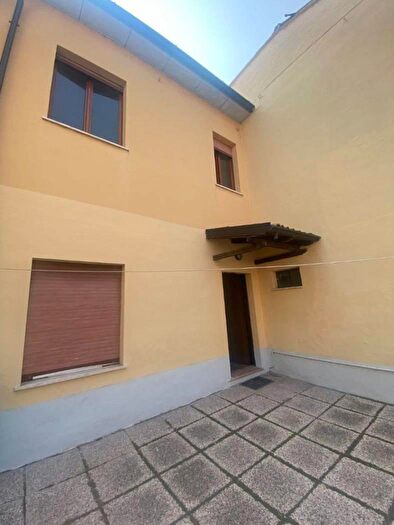 Casa quadrilocale in vendita in Via Agostino Depretis Bressana Bottarone, Bressana Bottarone