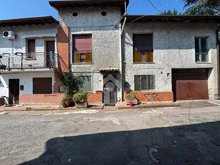 Casa bilocale in vendita in Via Corte Caspani, Casatenovo
