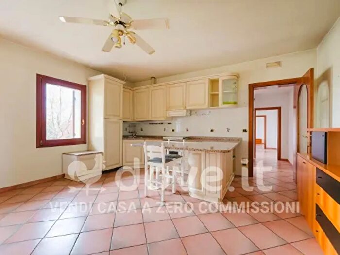 Casa quadrilocale in vendita in Via Giuseppe Garibaldi, Susegana