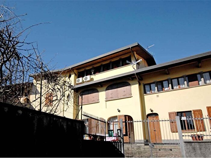 Appartamento bilocale in affitto in Via Balilla, Casnigo
