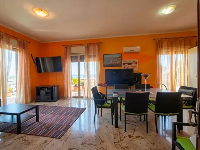 Appartamento con 6 locali in vendita in Via Nazionale Terme, Terme Vigliatore