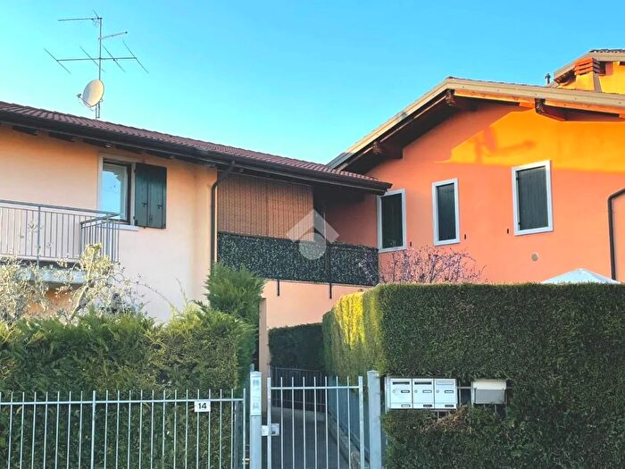 Appartamento bilocale in vendita in Via Martin Luther King, Castelnuovo Del Garda